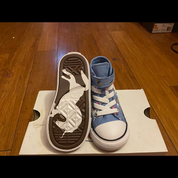 Brand new converse - Picture 3 of 5